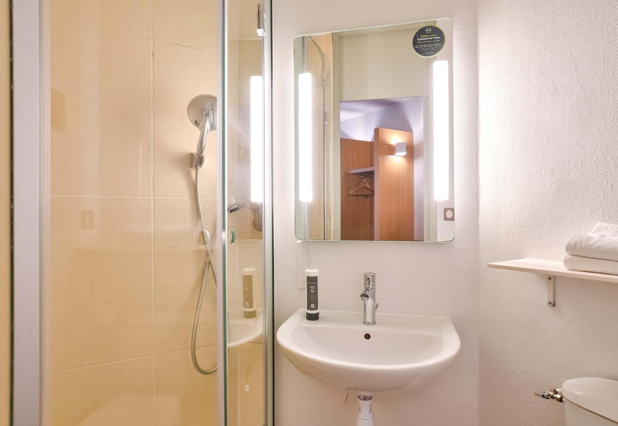 B&B Hotel Goussainville Cdg Экстерьер фото